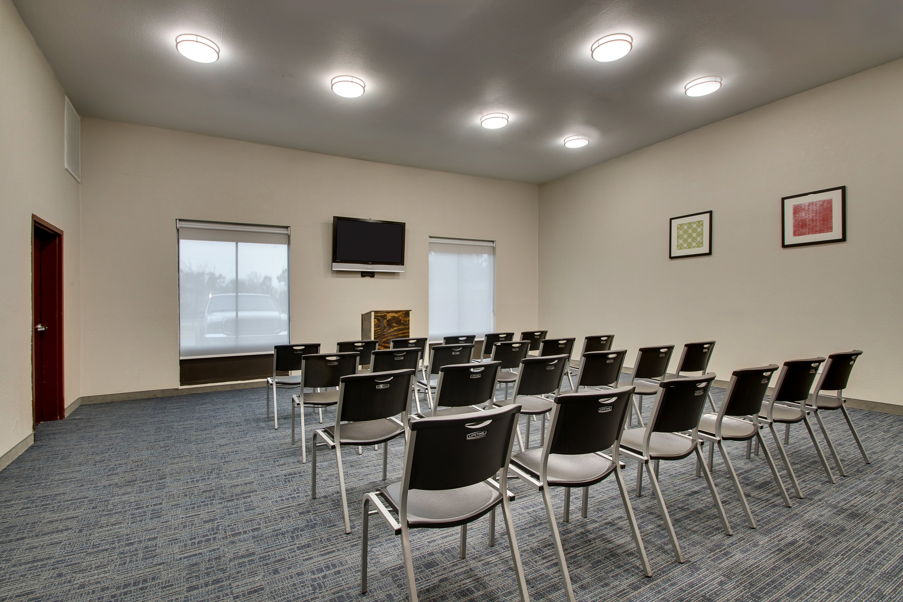 Holiday Inn Express Hotel & Suites Laurel 51/53