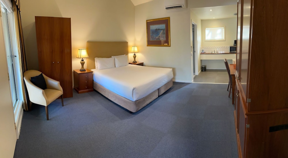 Standard, King Bed