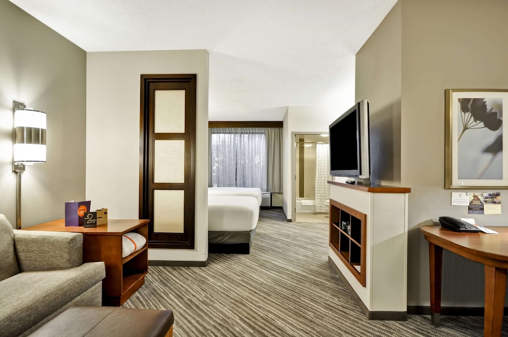 Hyatt Place Tampa Airport/Westshore 37/78