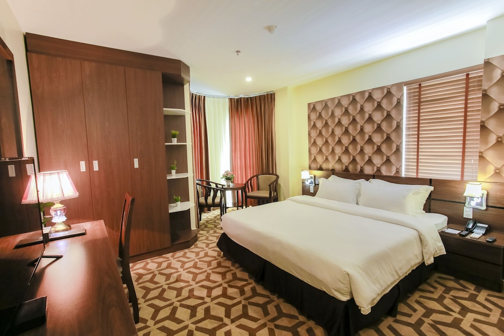 LUXURY, SUITE, DOUBLE BED, LAKE VIEW