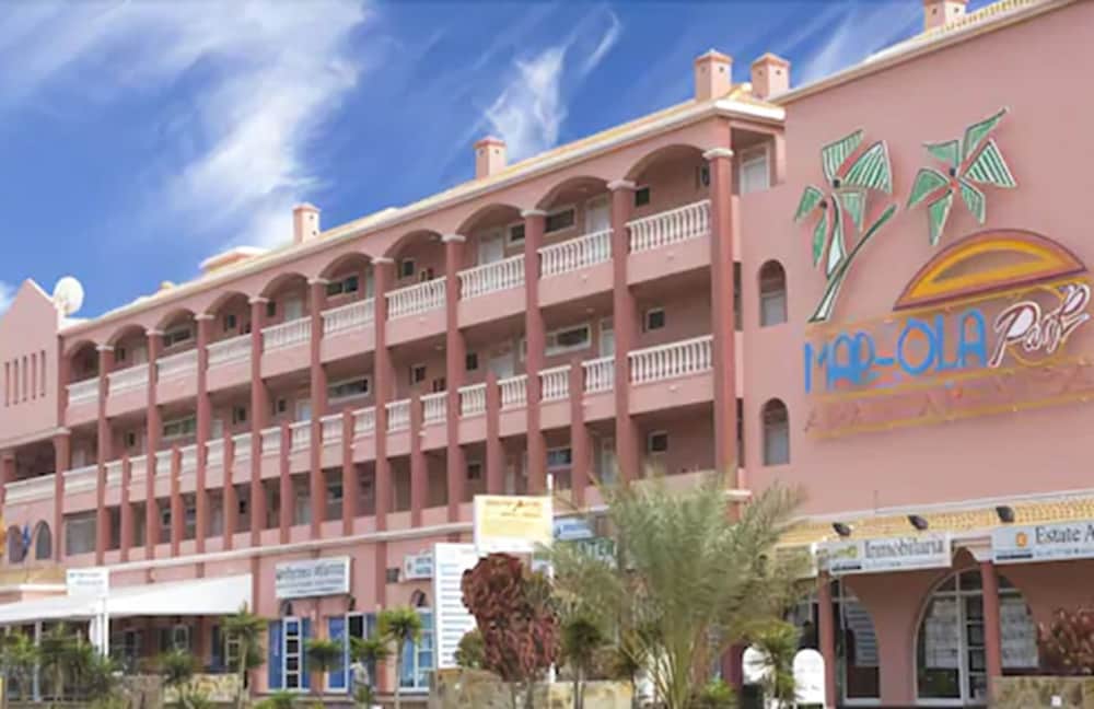 Apartamentos Marola Park in Arona