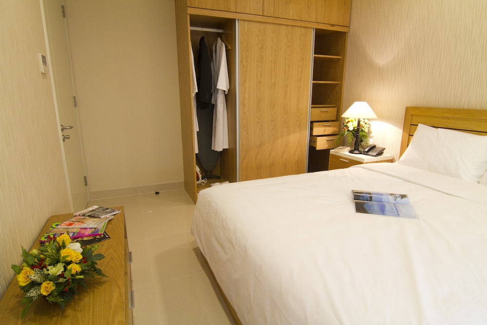Mayfair Suites - Wmc Tower 14/70
