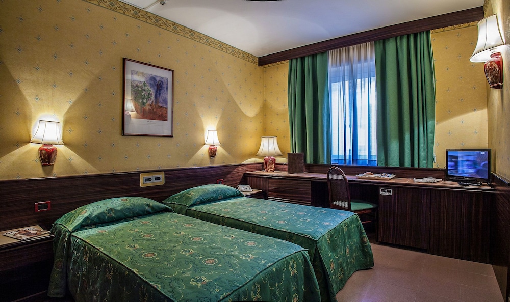 Leonardo Da Vinci Hotel 33/62