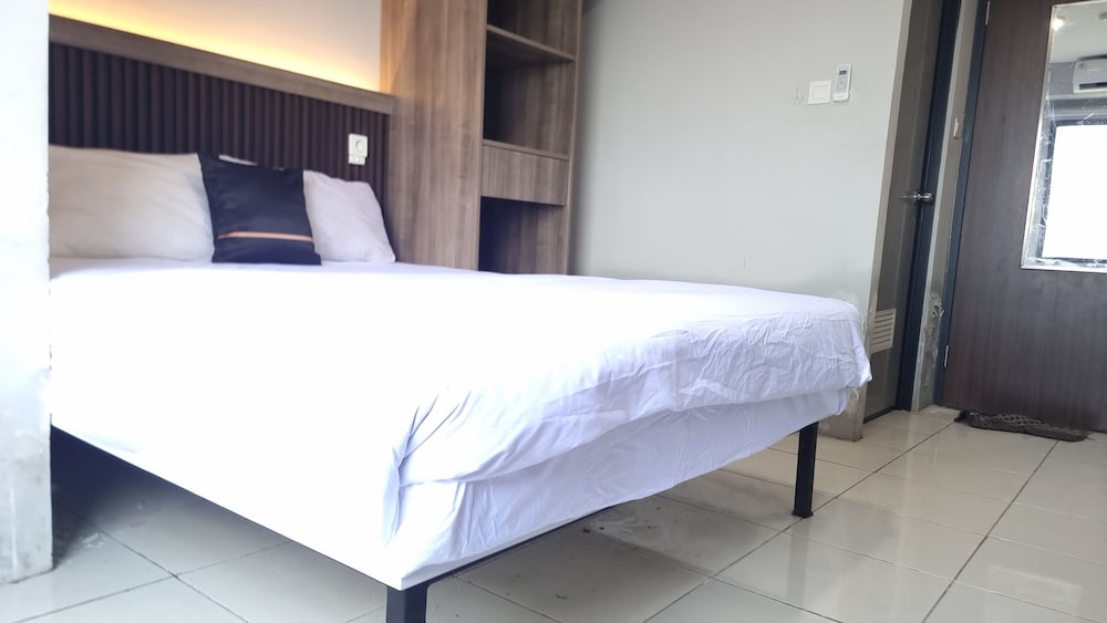 Hotel O cikarang at apartment Riverdale 23/48