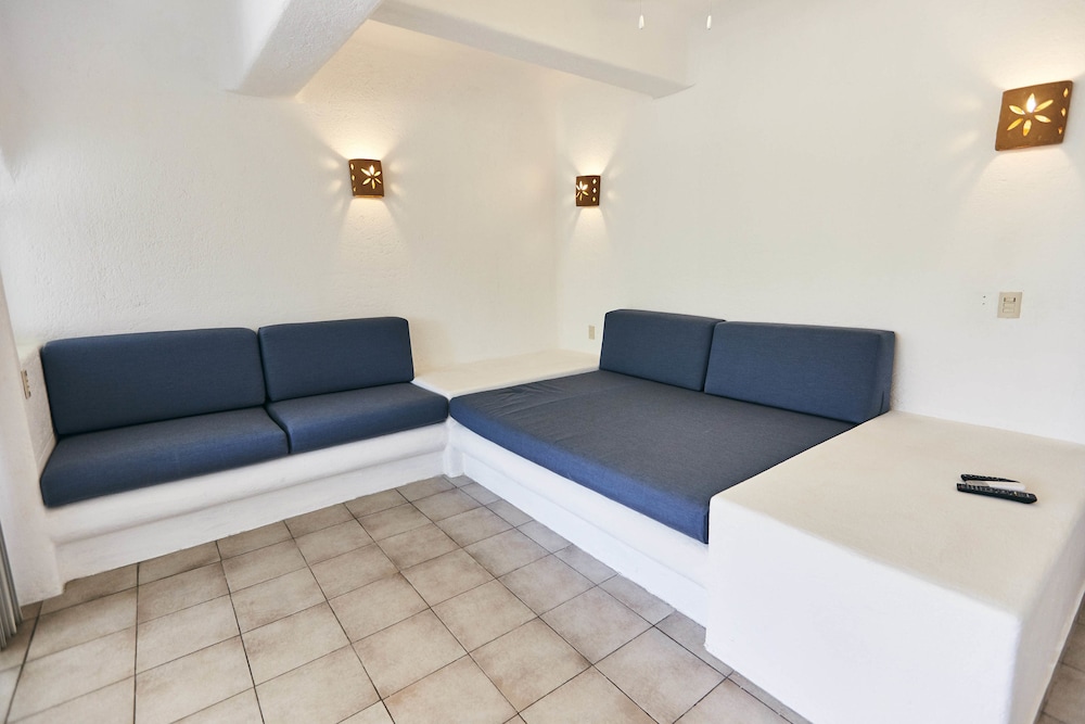Suites Ixtapa Plaza 36/50