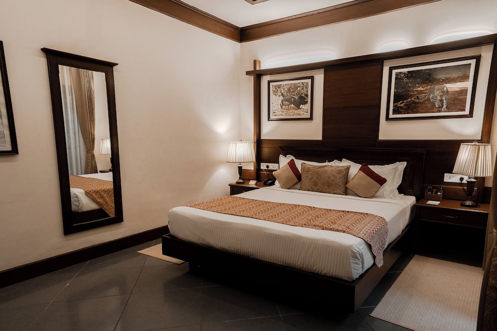 Family Suite, Junior Suite, 1 King and 1 Single Beds, Sofa