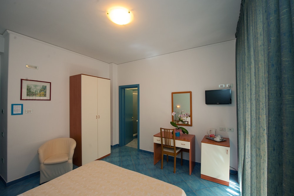 Hotel De Rosa 23/32