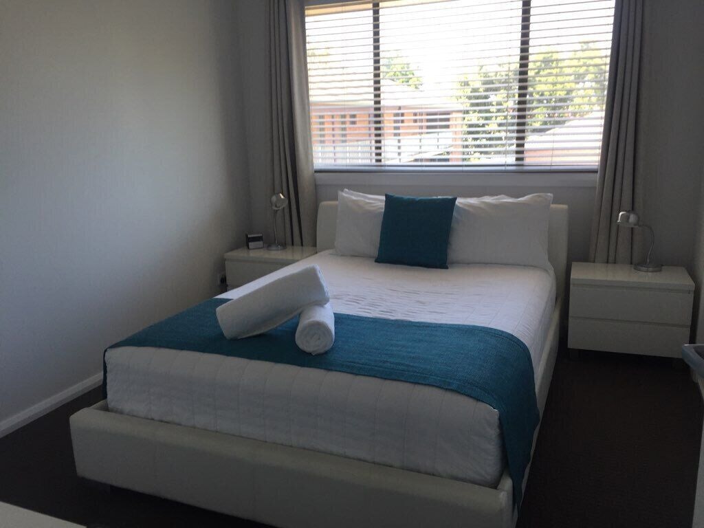 2 Bedrooms, Apartment, Queen and Twin Beds