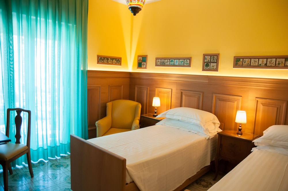 جناح ديلوكس بإطلالة على البحر بشرفة، Hotel Palladio 3/4