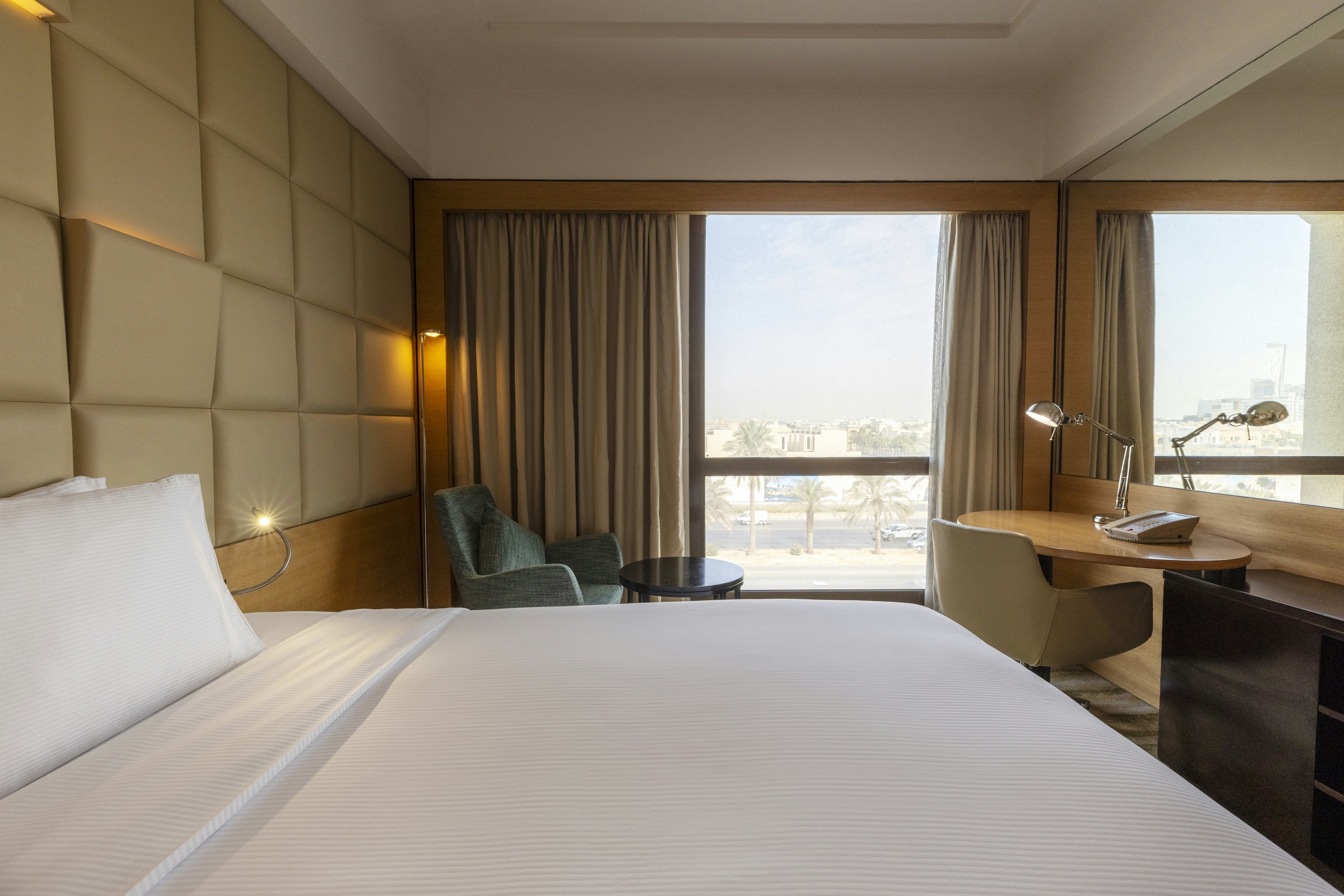 دبل تري من هيلتون الرياض - بوابة المروج للأعمال(DoubleTree by Hilton Riyadh Al Muroj Business Gate) 7/26