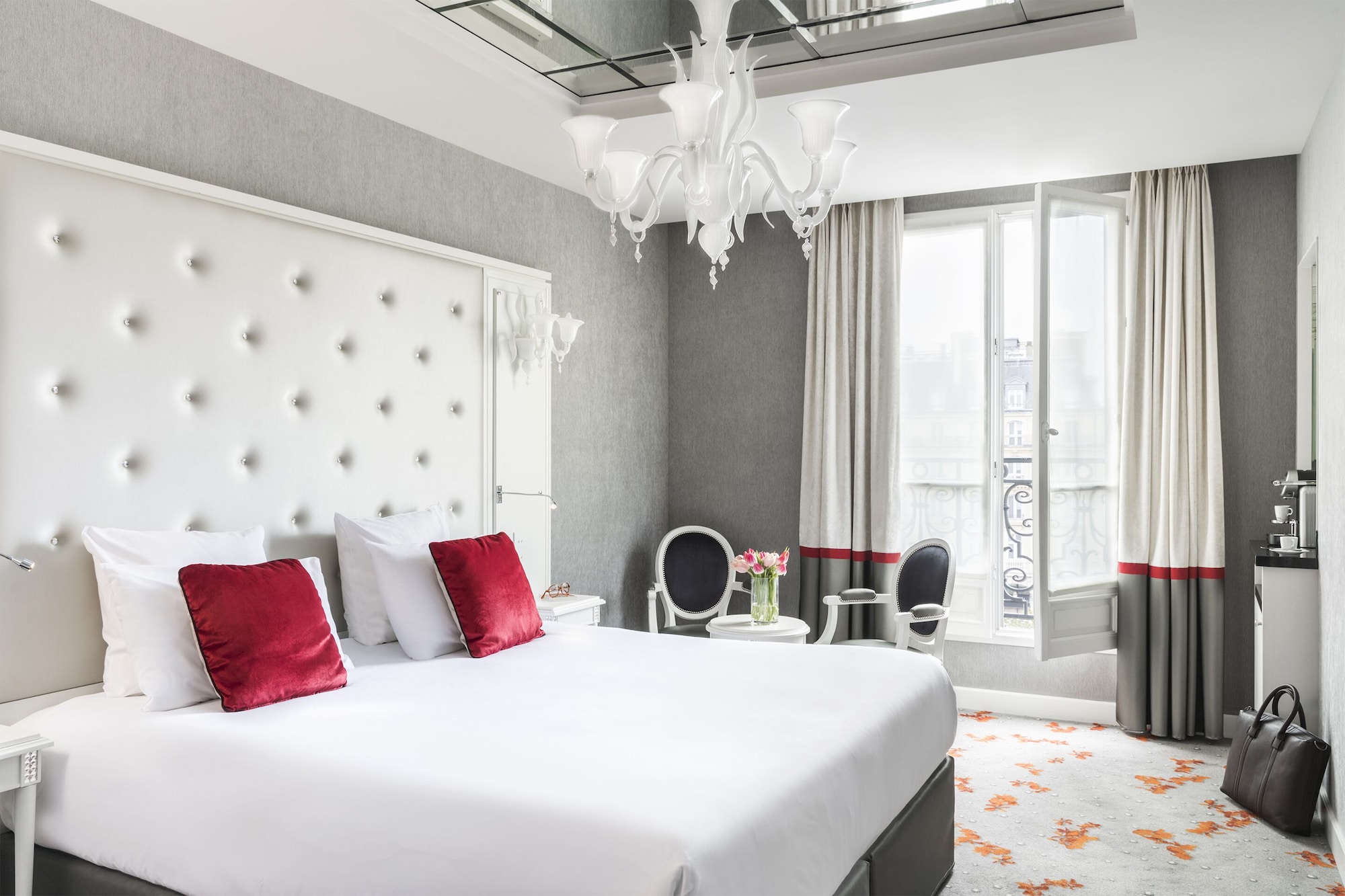 EXECUTIVE, KING BED