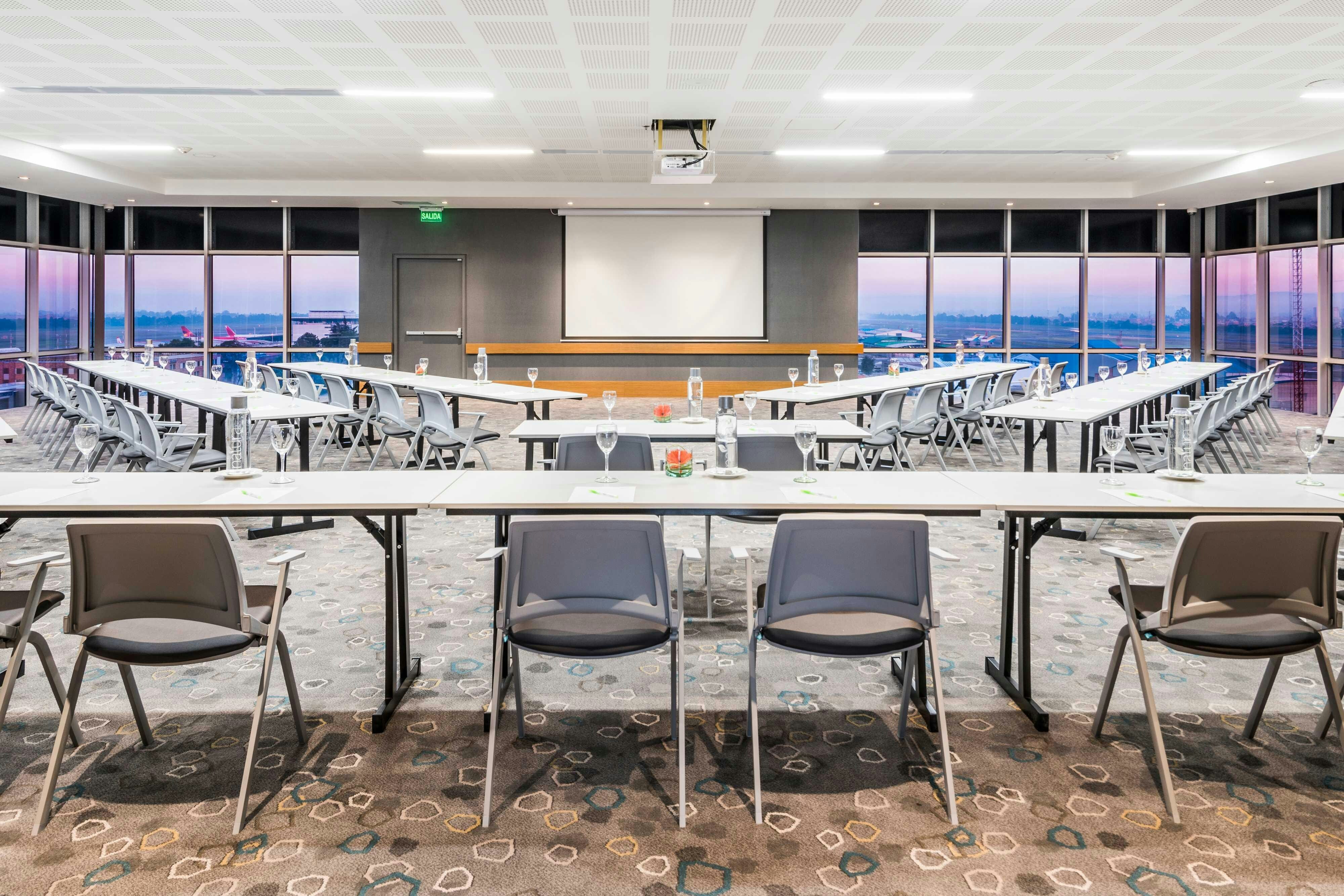 Courtyard By Marriott Bogota Airport 61/65