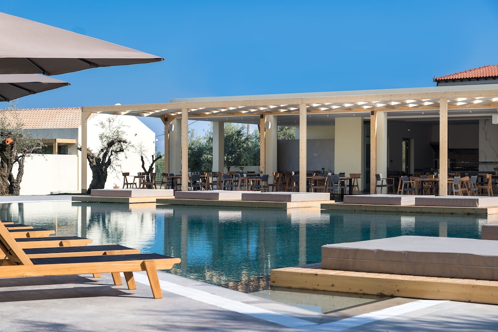 Tsamis Zante Suites 83/86