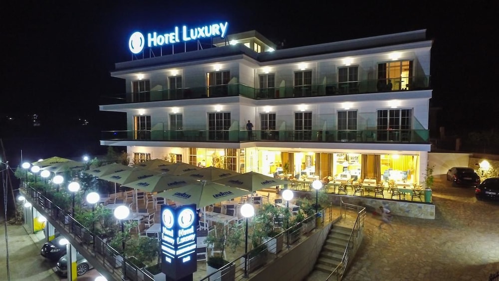 Hotel Luxury in Ksamil