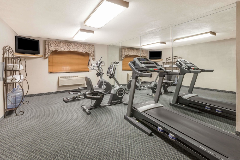 Ramada By Wyndham Oklahoma City Airport North 16/32
