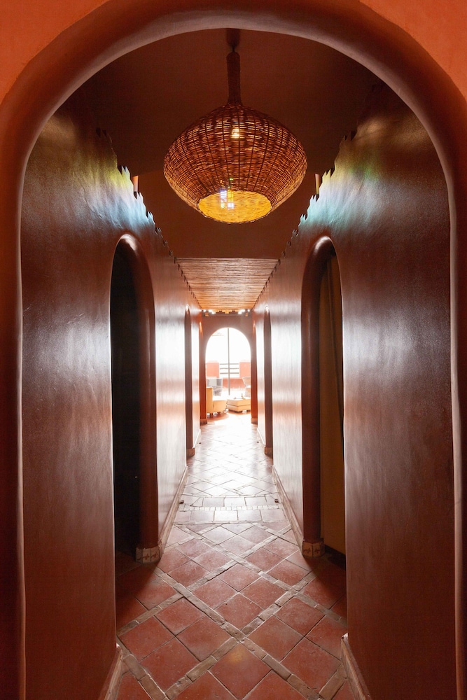 Borjs Hotel Suites and Spa photo2