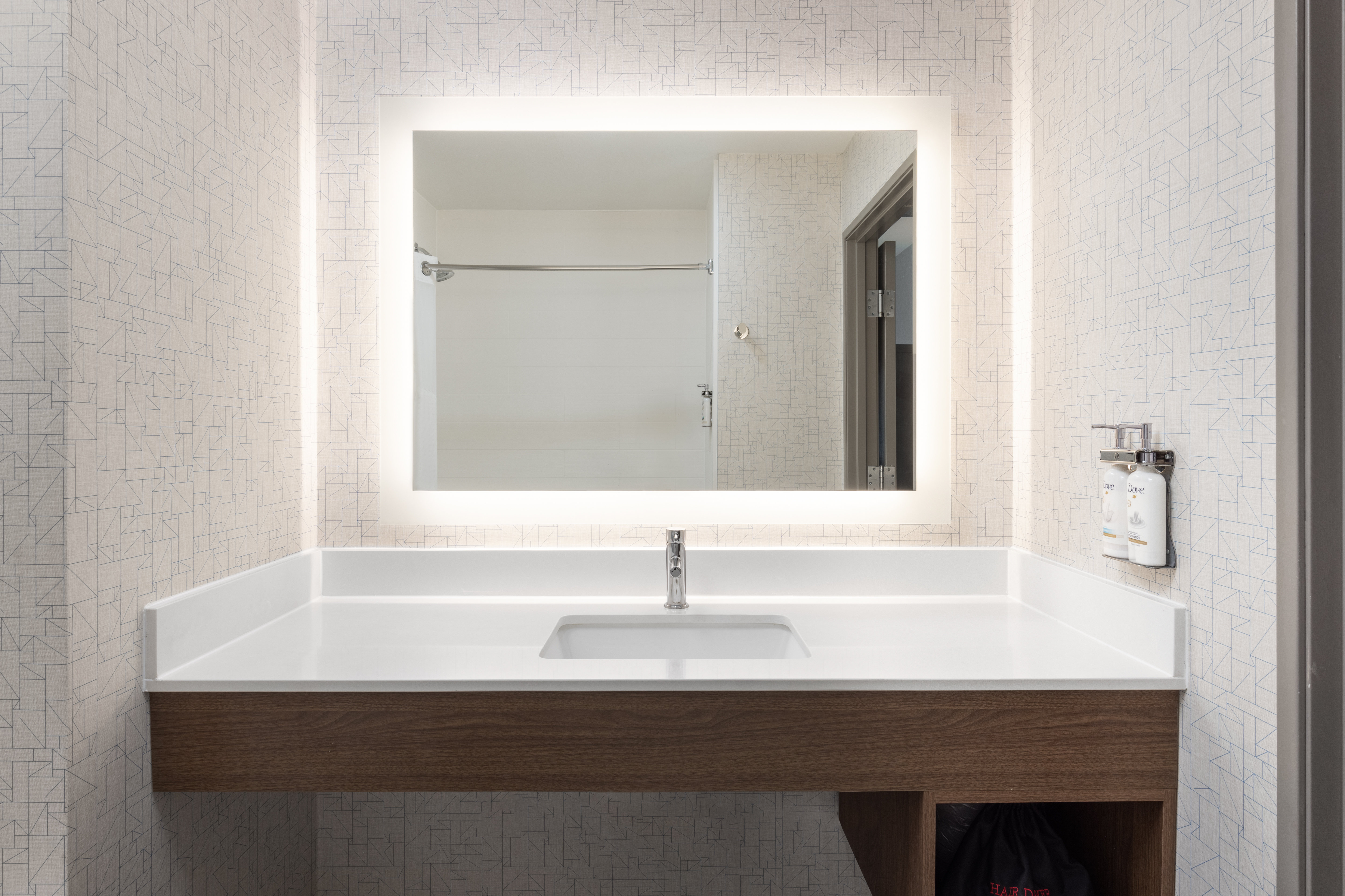 Feature, Suite