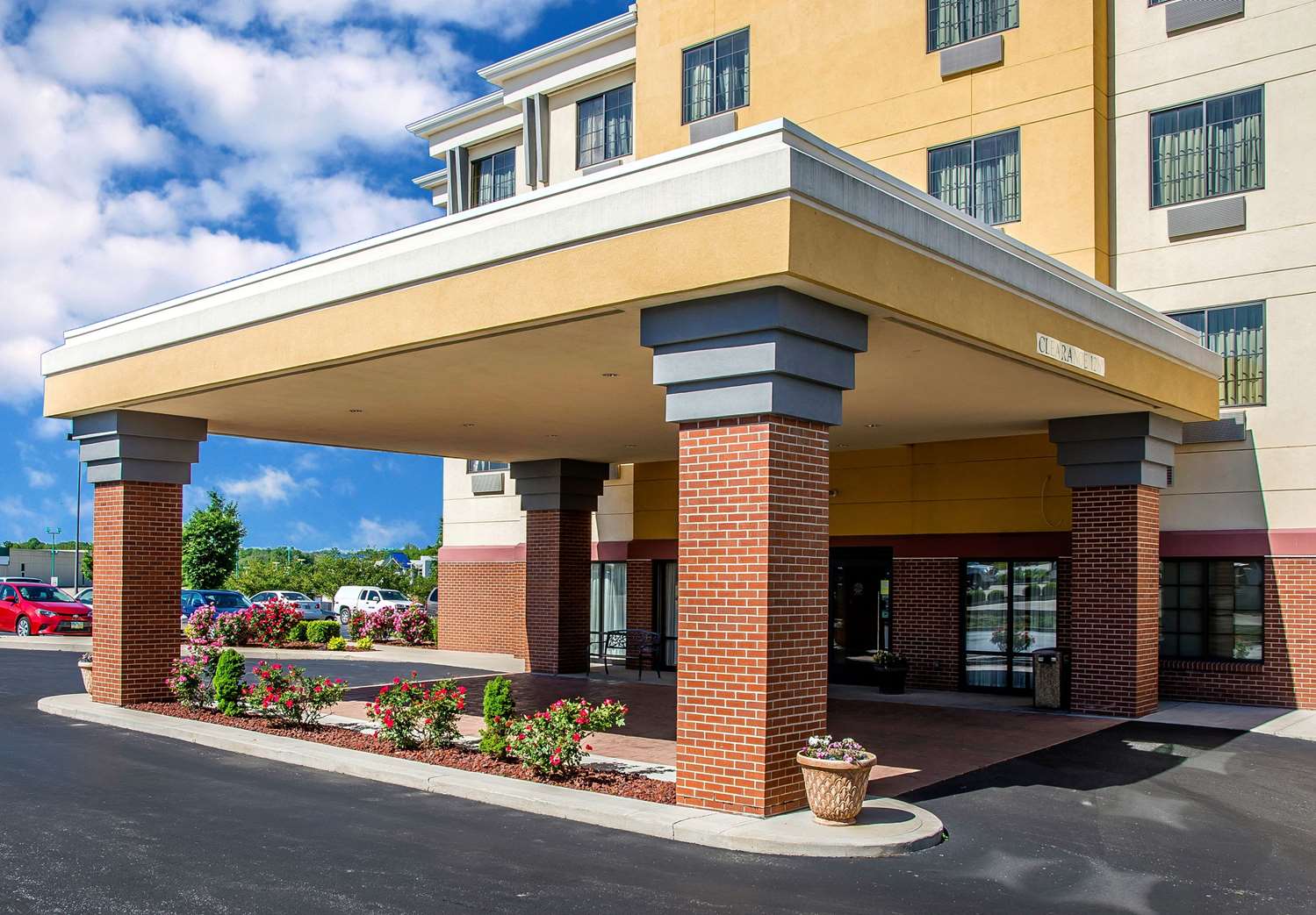 Spark by Hilton Cincinnati Fairfield photo3