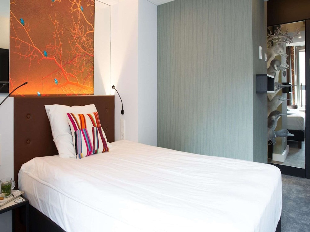 GOLDEN TULIP HOTEL CENTRAL 27/85