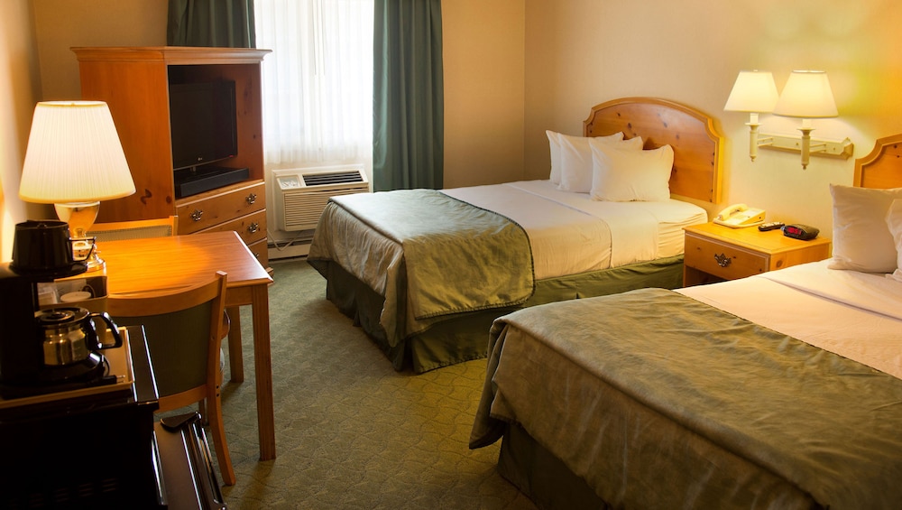 Magnuson Grand Pioneer Inn And Suites 10/48