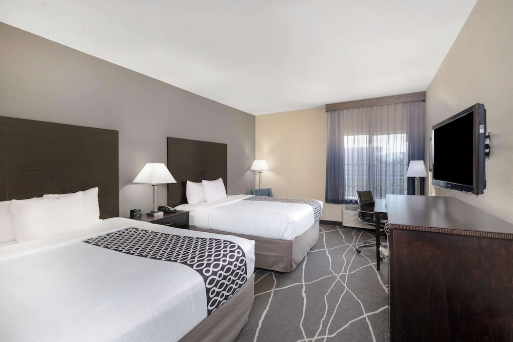 La Quinta Inn & Suites by Wyndham Houston Energy Corridor 17/61