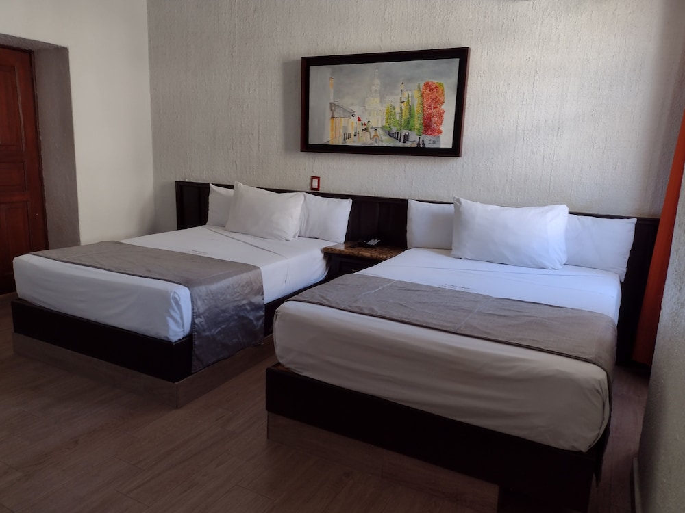 Hotel Don Quijote Plaza 18/58