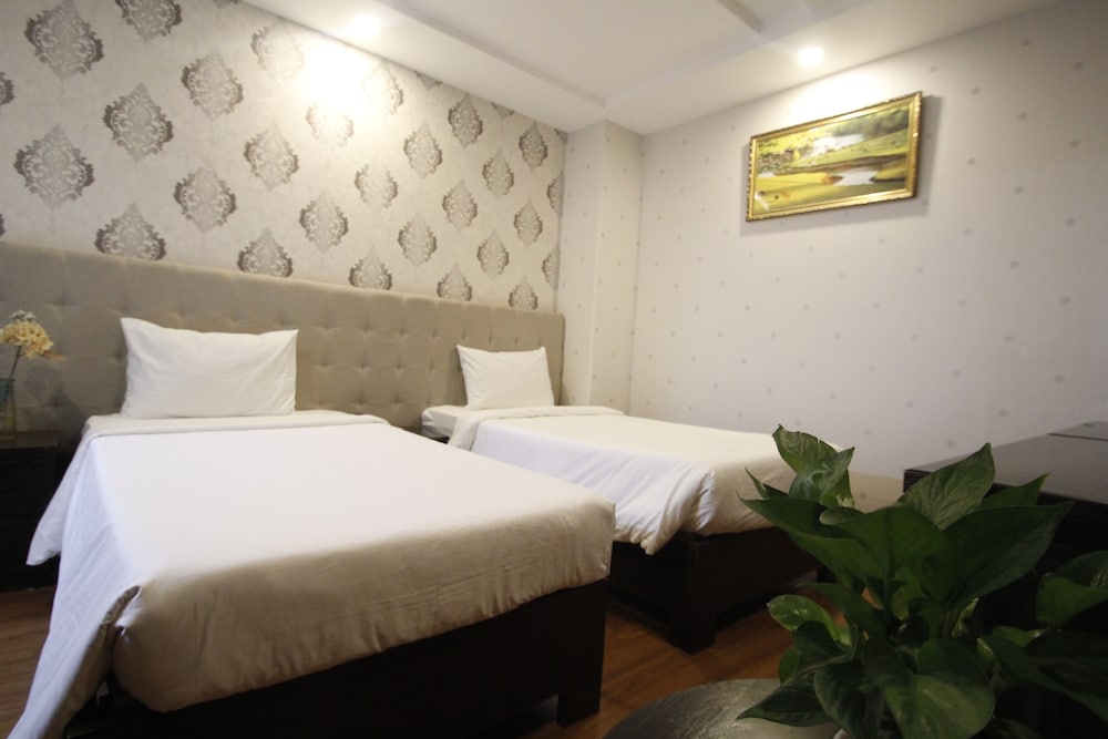 Queen Central Hotel 8/60