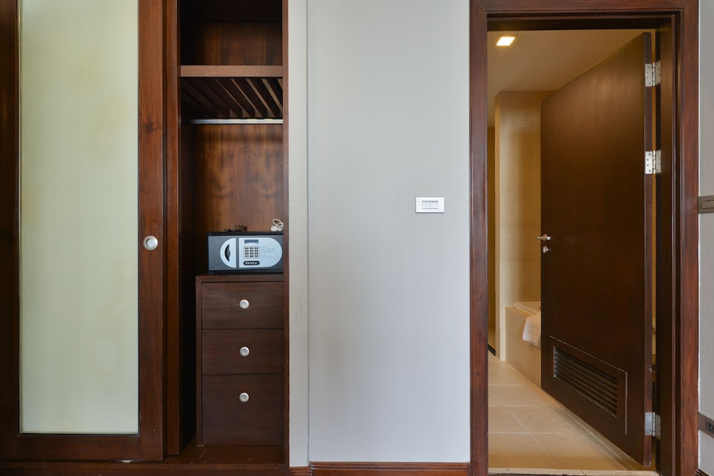 Grand Asoke Suites Boutique Residence 24/60