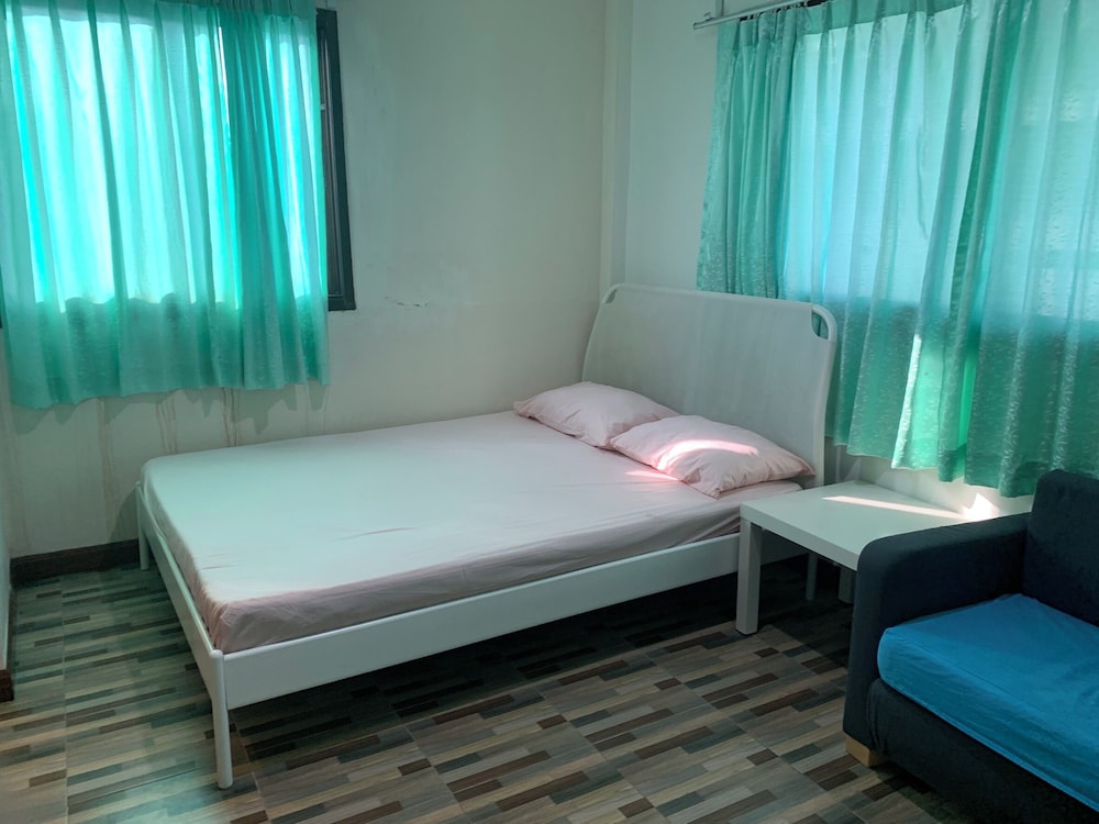 DELUXE, DOUBLE BED