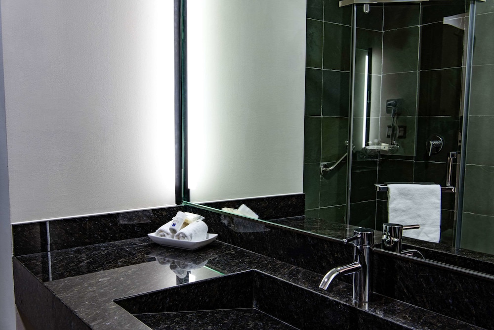 Comfort Inn Irapuato, GUA 42/43