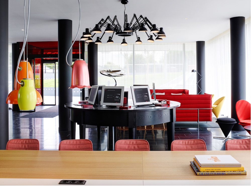 CITIZENM PARIS CHARLES DE GAULLE 36/48