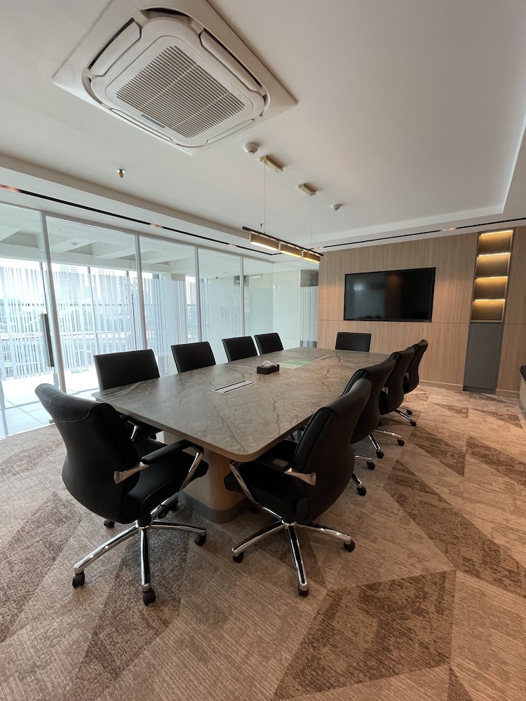 Avissa Suites 63/72