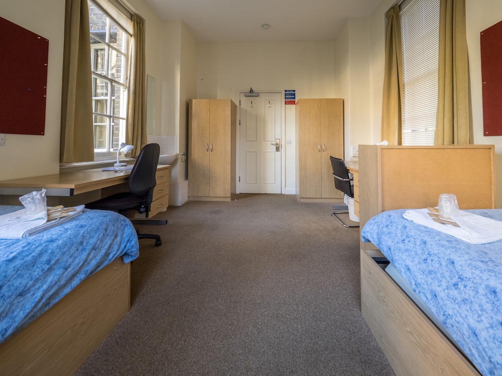 LSE Passfield Hall 14/45