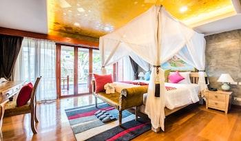 Chaya, Pool Access
