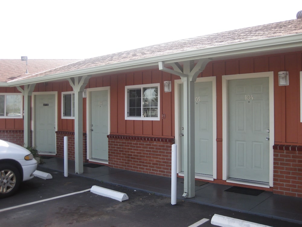 Studio Inn Livermore 12/21