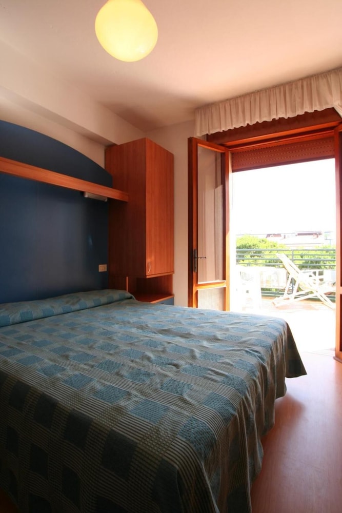 Hotel Midi 9/37
