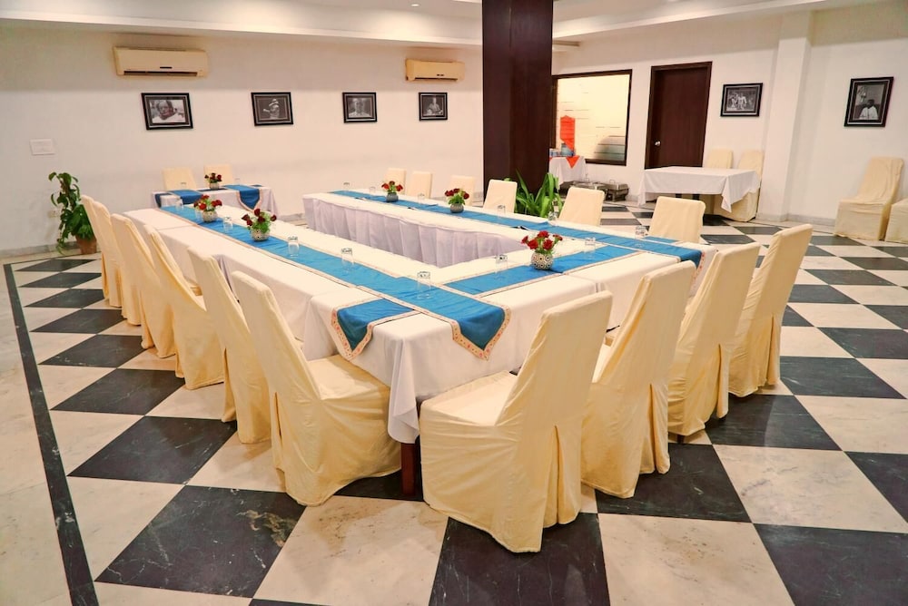 Clarks Inn Express Jaipur 53/60