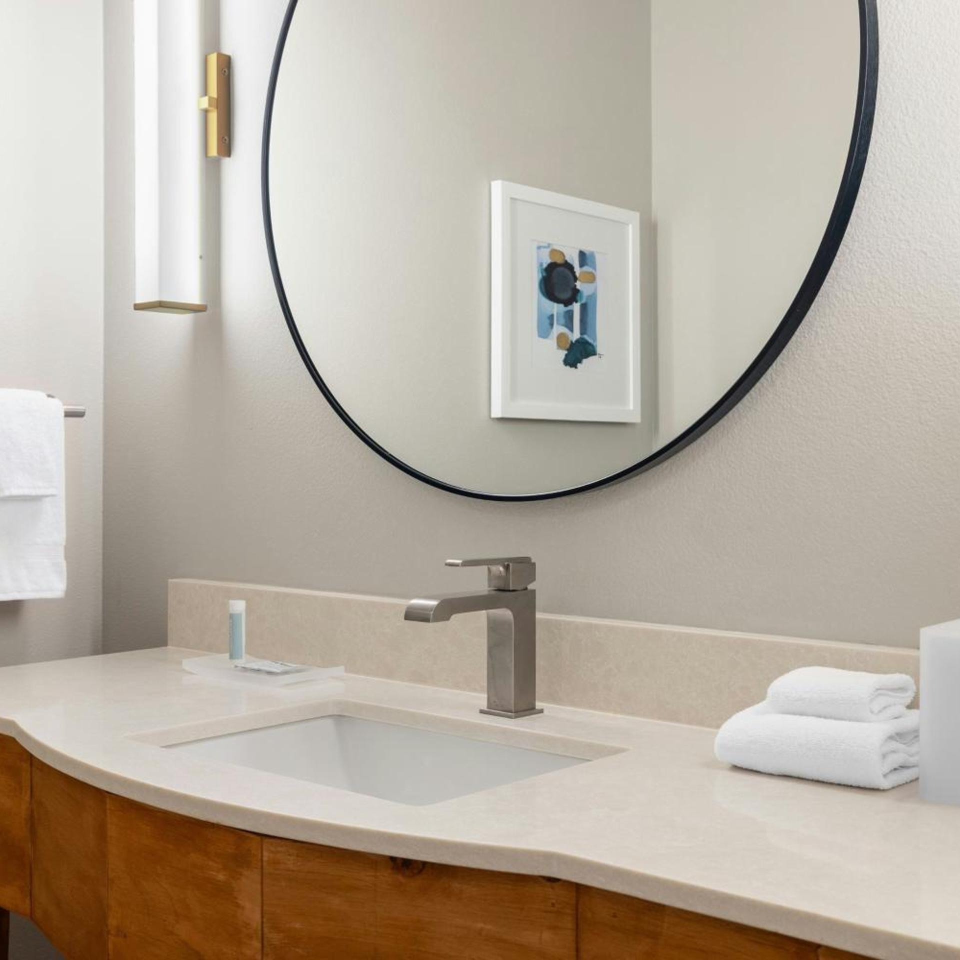 جناح استوديو بسريرين كوين بحوض استحمام لذوي الإعاقة، Extended Stay Minot 3/3