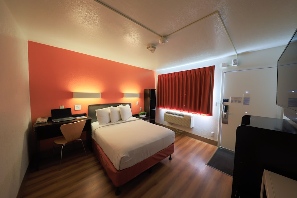The Jackson SouthTown Motel 27/62