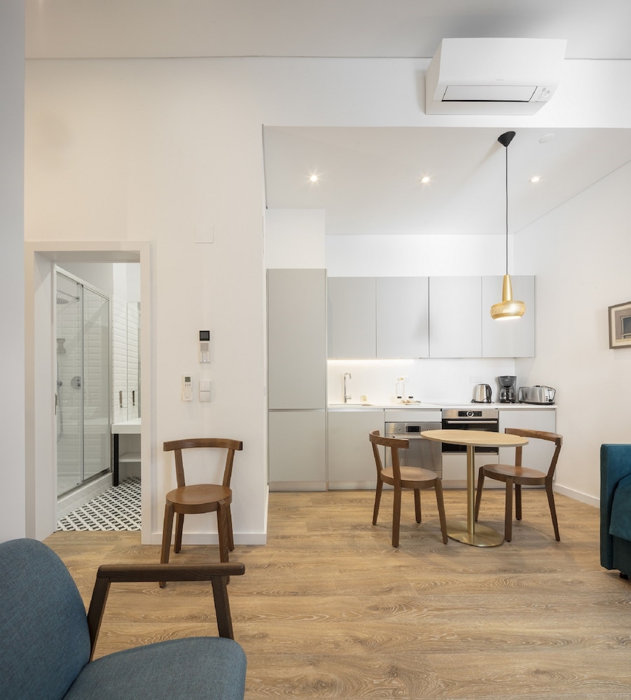 Lisbon Serviced Apartments - Chiado Emenda 65/70