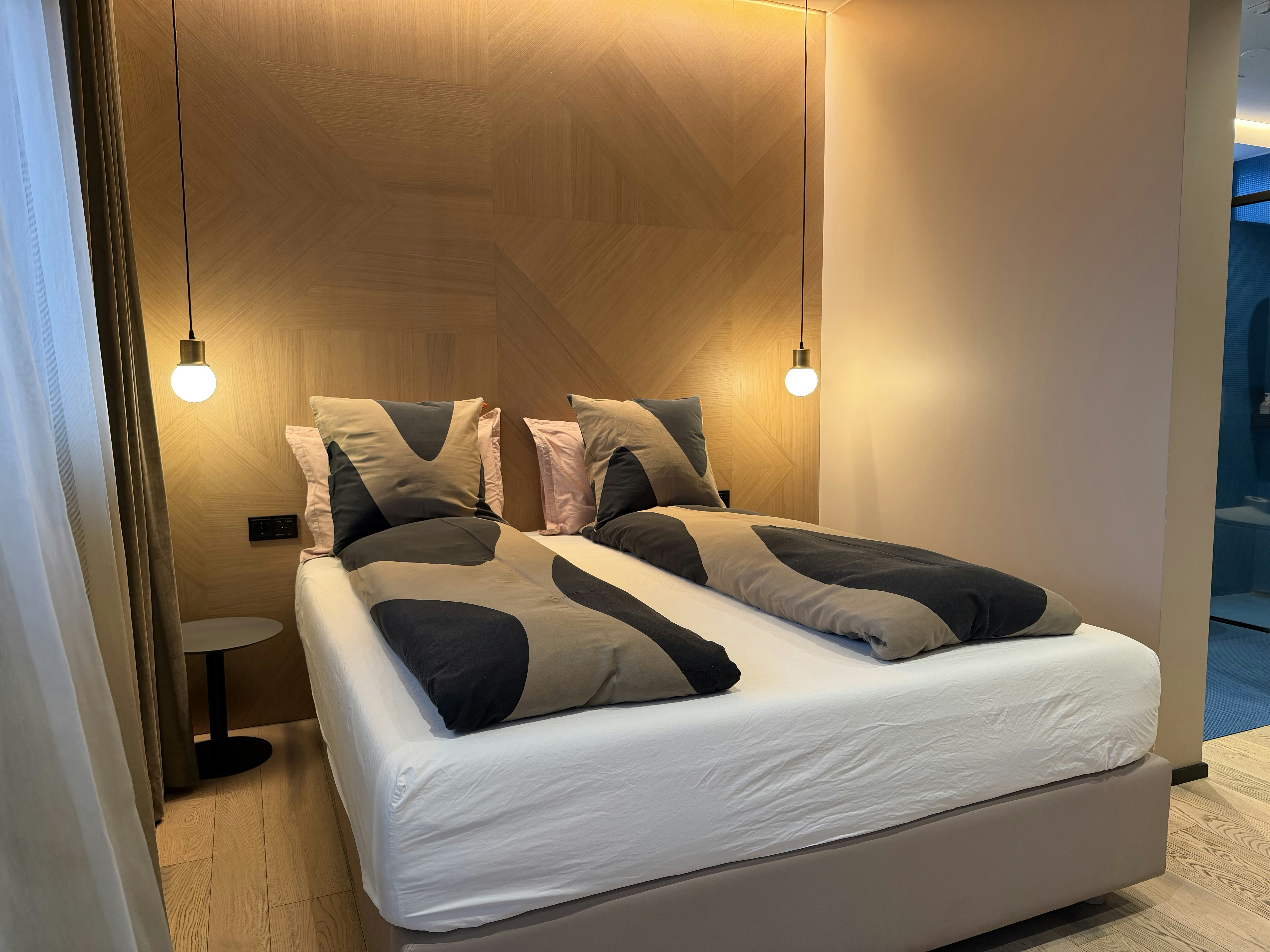 ROOM, DOUBLE BED, BALCONY