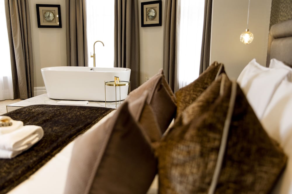 Lanelay Hall Hotel and Spa 48/48