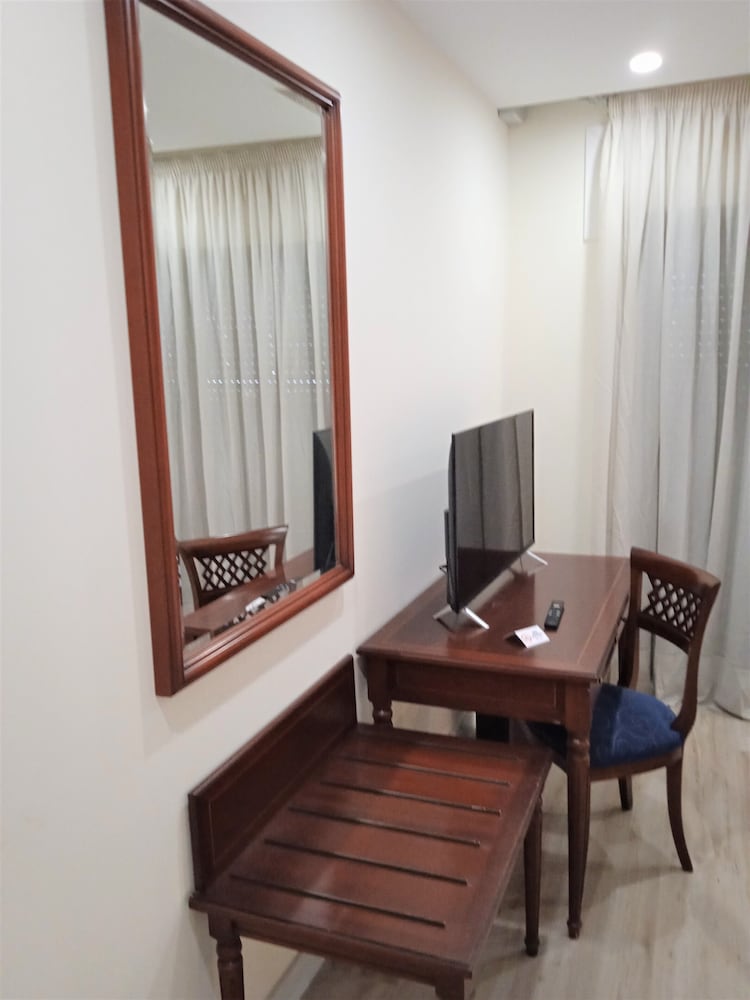 Hotel 153 63/71