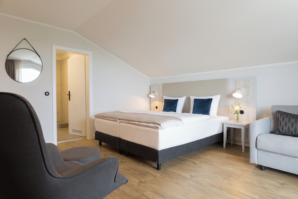 Hotel Berliner Bar 8/34