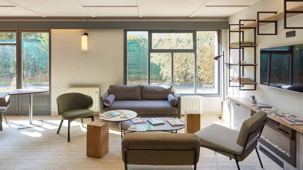 Kyriad Direct Marseille Ouest Martigues 33/55
