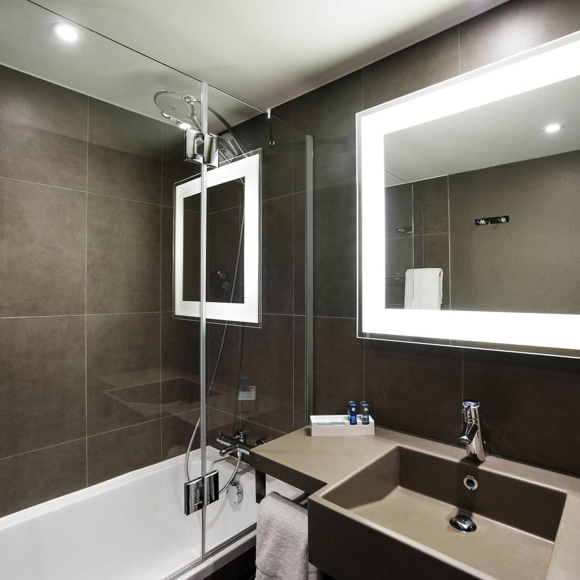 غرفة تنفيذية بسرير كوين مع أريكة، Novotel Gent Centrum 4/6