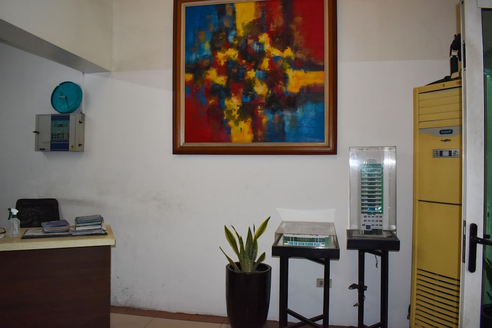 The Boni Tower by RSPL Manila City Center 9/65