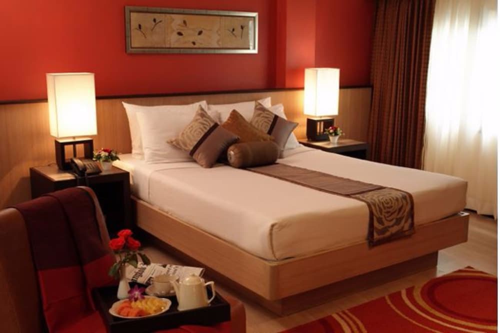 Rose Hotel 18/50
