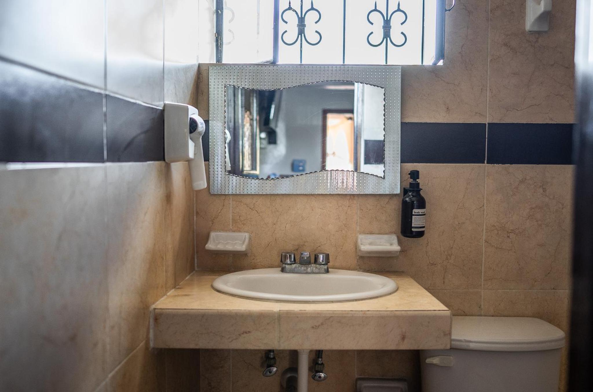 غرفة بسرير مزدوج بشرفة، SUITE HOTEL MARIA DE LA LUZ 6/9