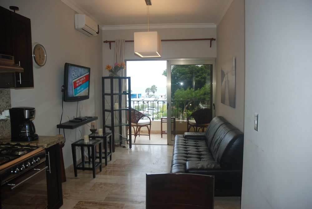 E And J Beach Condos 18/35